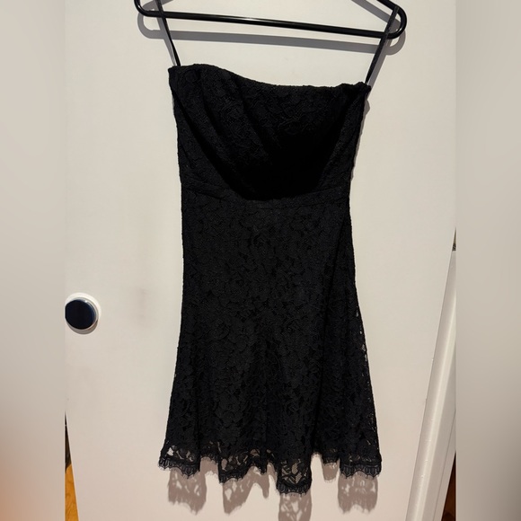 DVF - Amira Lace Dress in Black size 0 - Picture 3 of 6